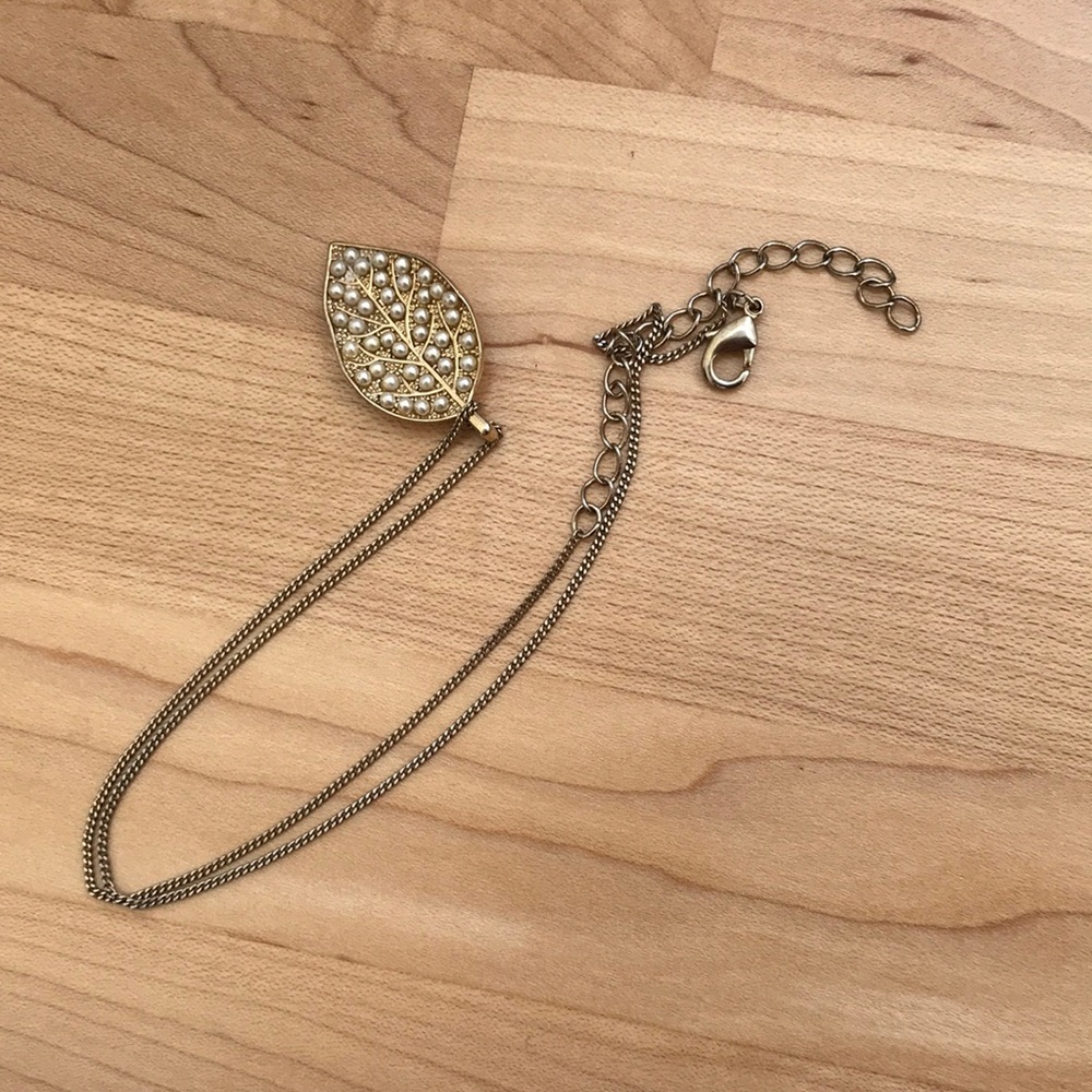 SOLD Anthropologie necklace pearl leaf 🍃 - Picture 3 of 3